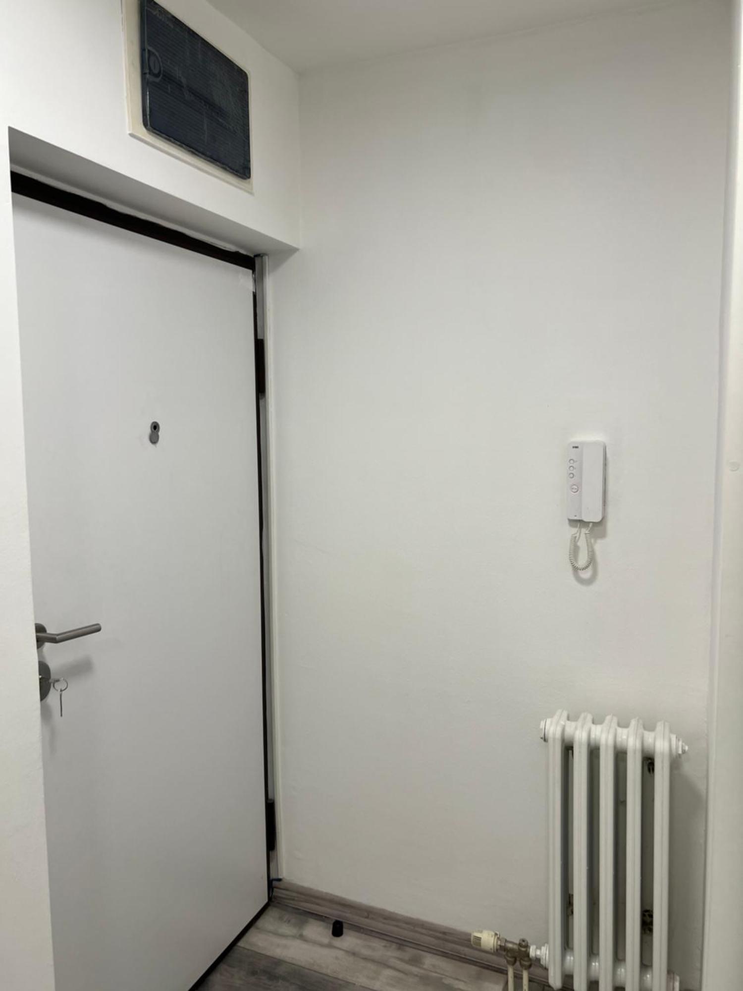 Apartman Omar Stan Na Dan Besplatan Parking 塞拉耶佛 外观 照片